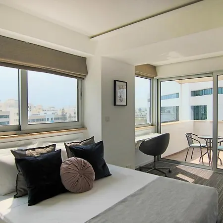 Phaedrus Living: Luxury 507 Apartment